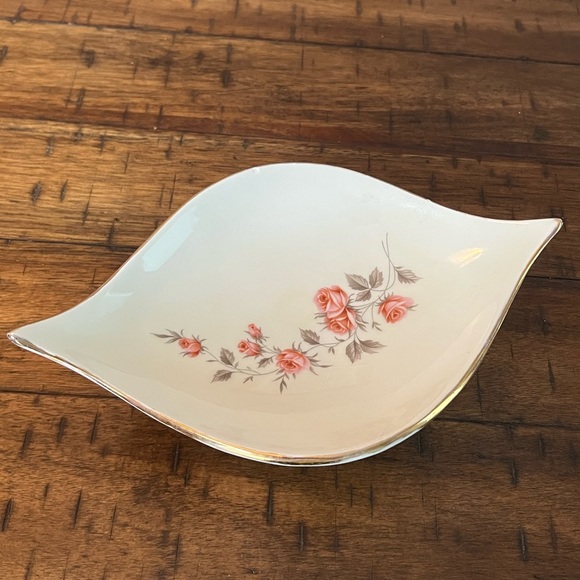 Floral Porcelain Footed Dish - Picture 4 of 6